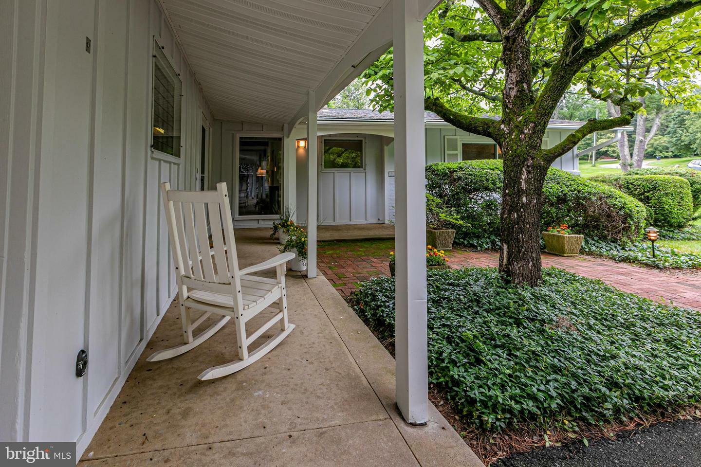 Property Photo:  99 Parkside Drive  NJ 08540 
