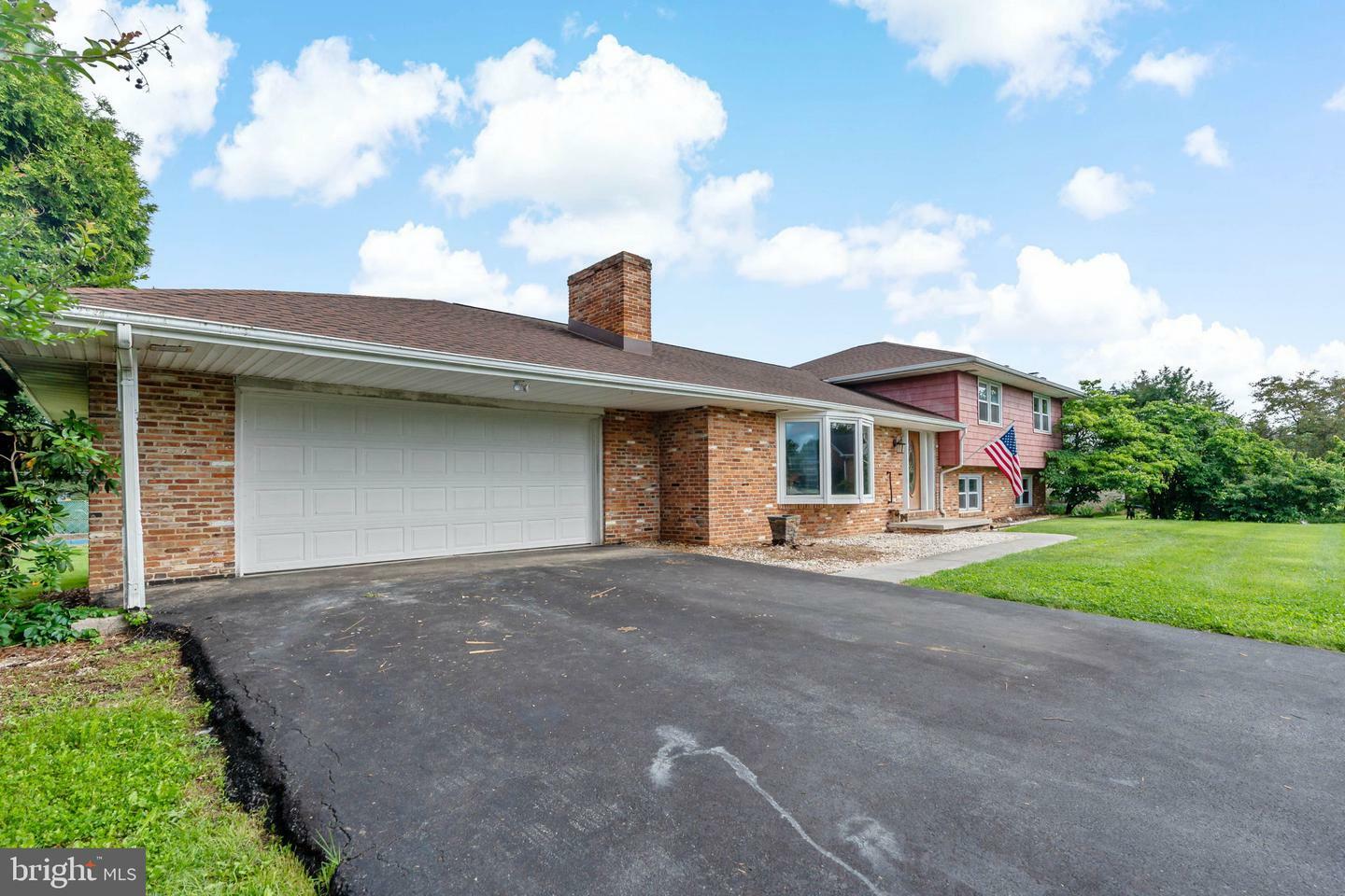 Property Photo: 319 Hermitage Drive WV 25405