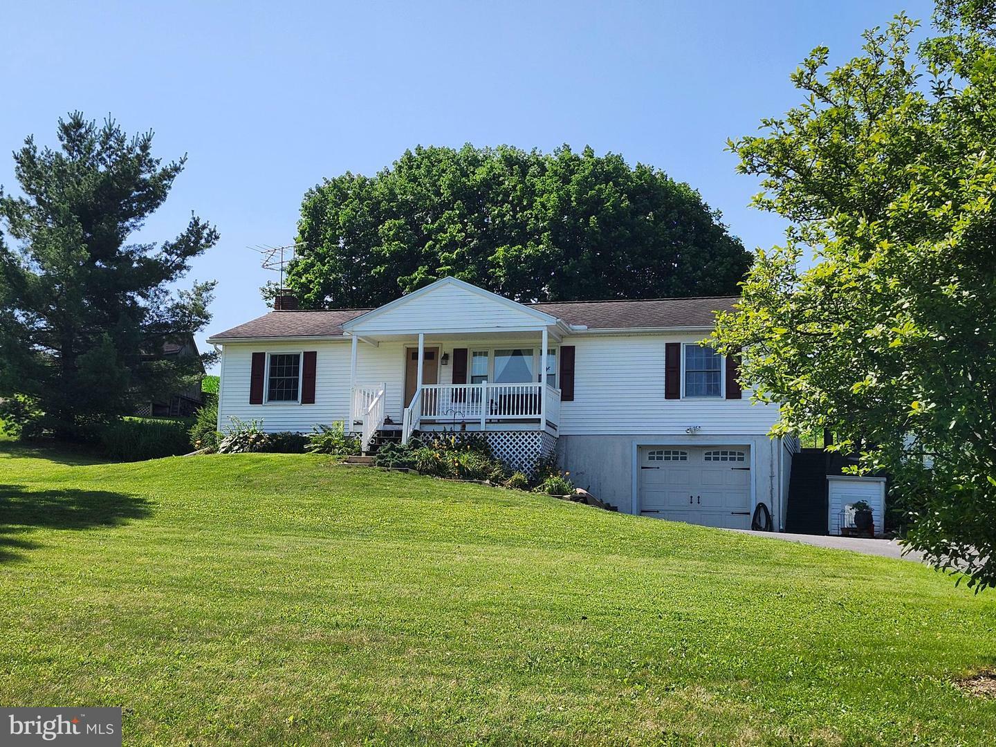 318 Long Lane  Lititz PA 17543 photo