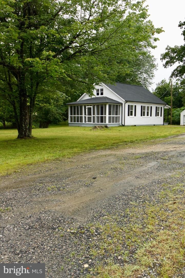 Property Photo: 7244 Fredericksburg Turnpike VA 22580