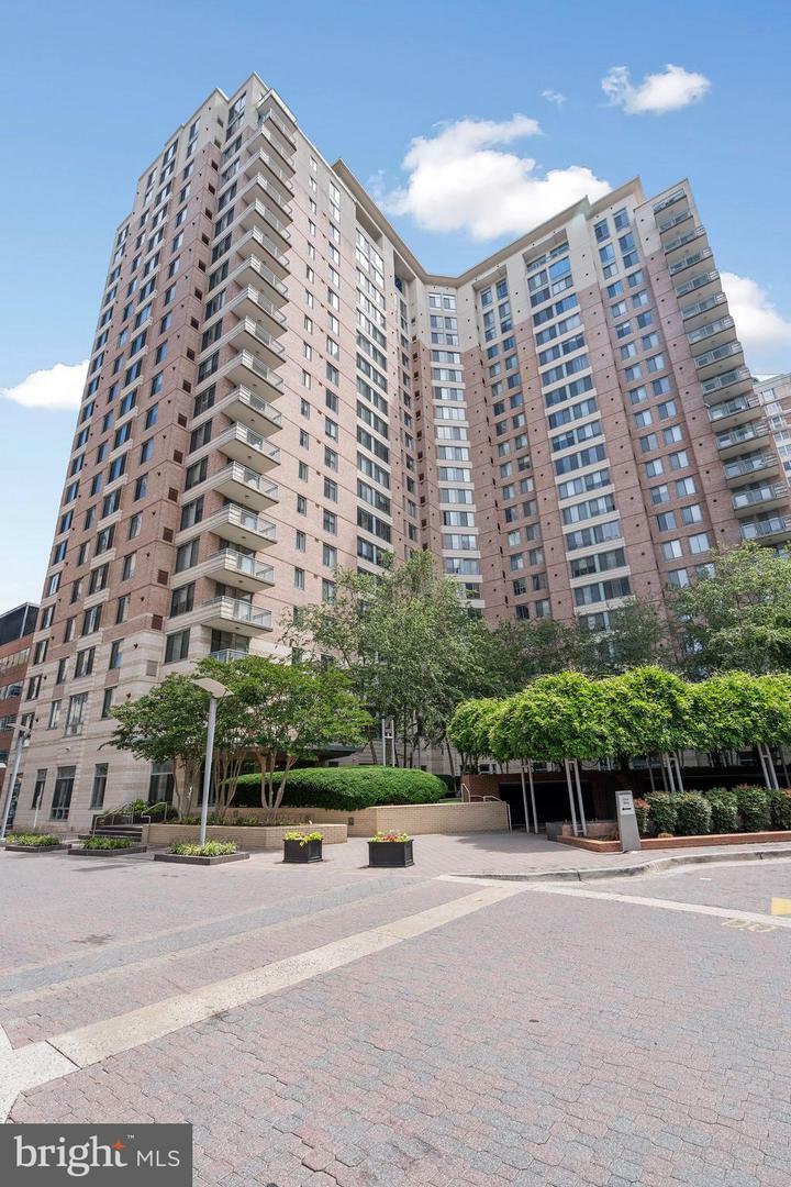 851 N Glebe Road 1304  Arlington VA 22203 photo