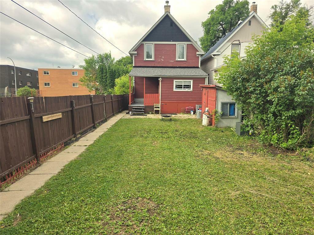 Photo de la propriété: 427 Talbot Avenue MB R2L 0R2