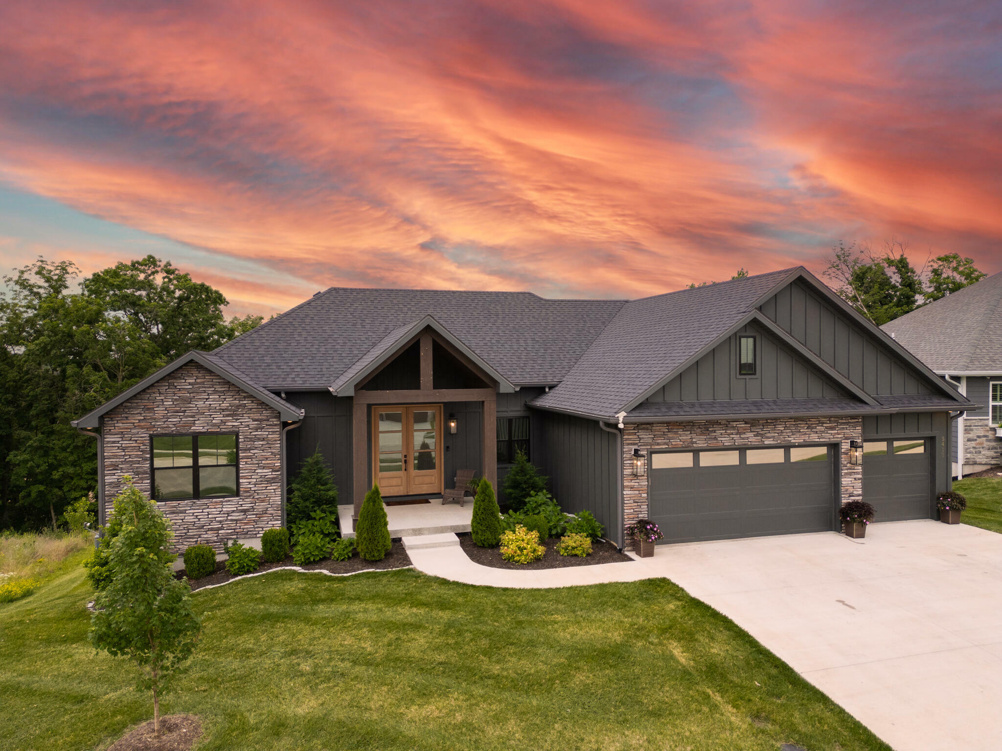 Property Photo: 5413 Briar Rose Ct MO 65203