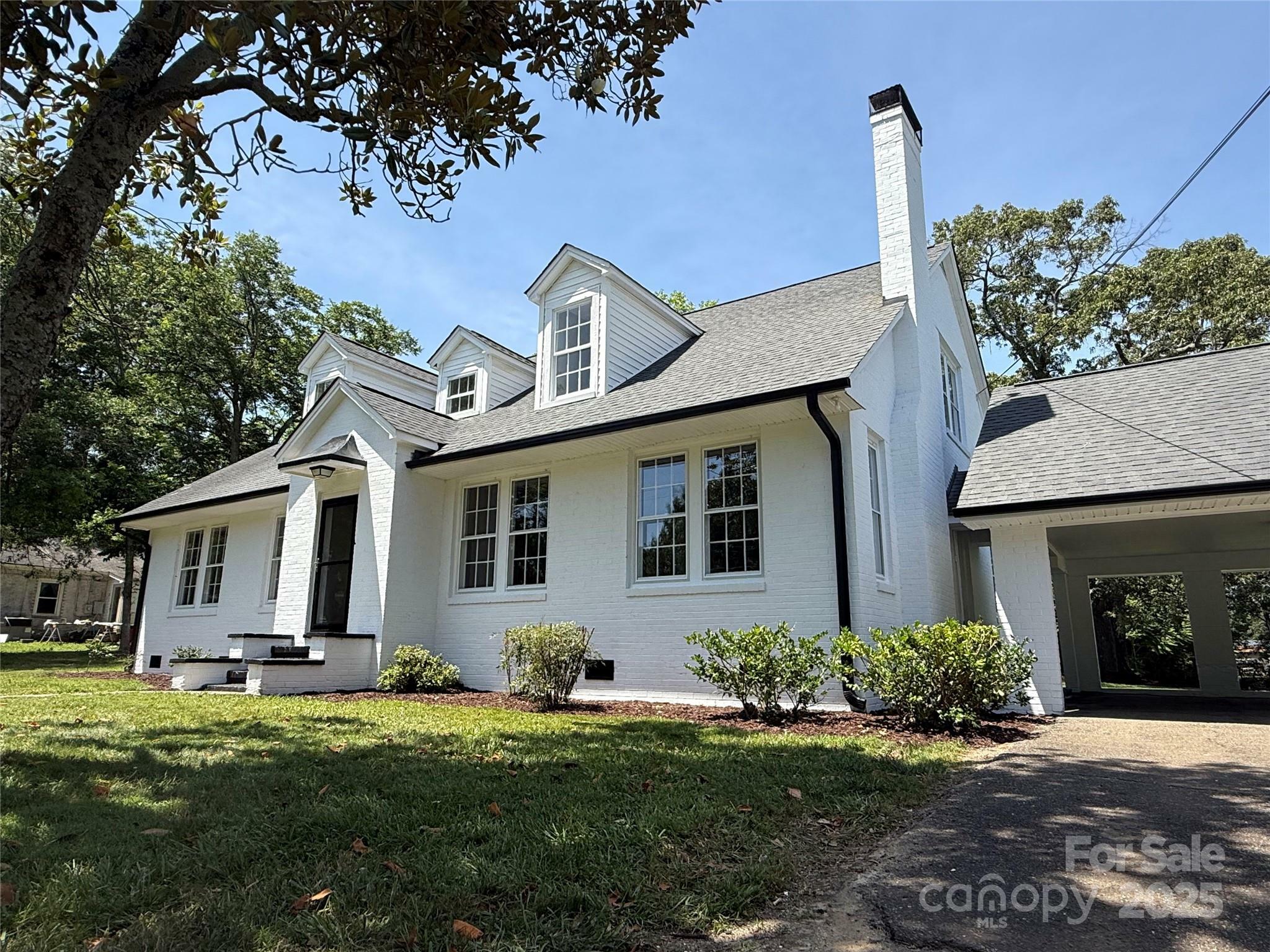 Property Photo: 309 E Main Street NC 28089