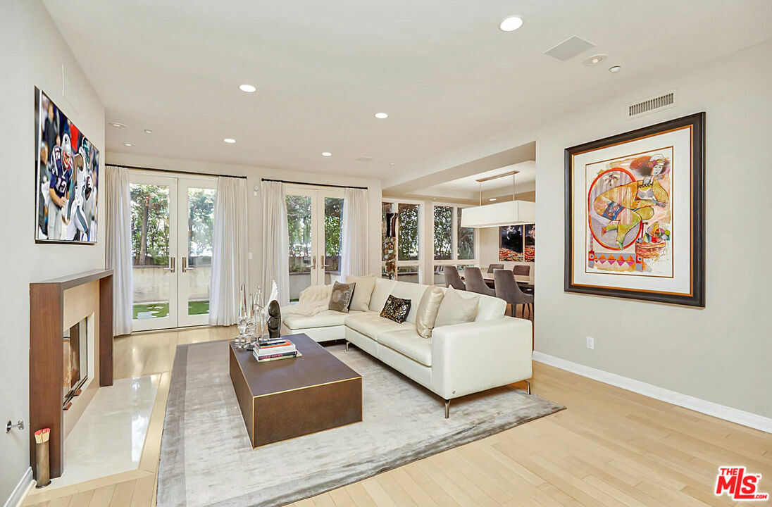 Property Photo: 121 N Almont Dr CA 90211