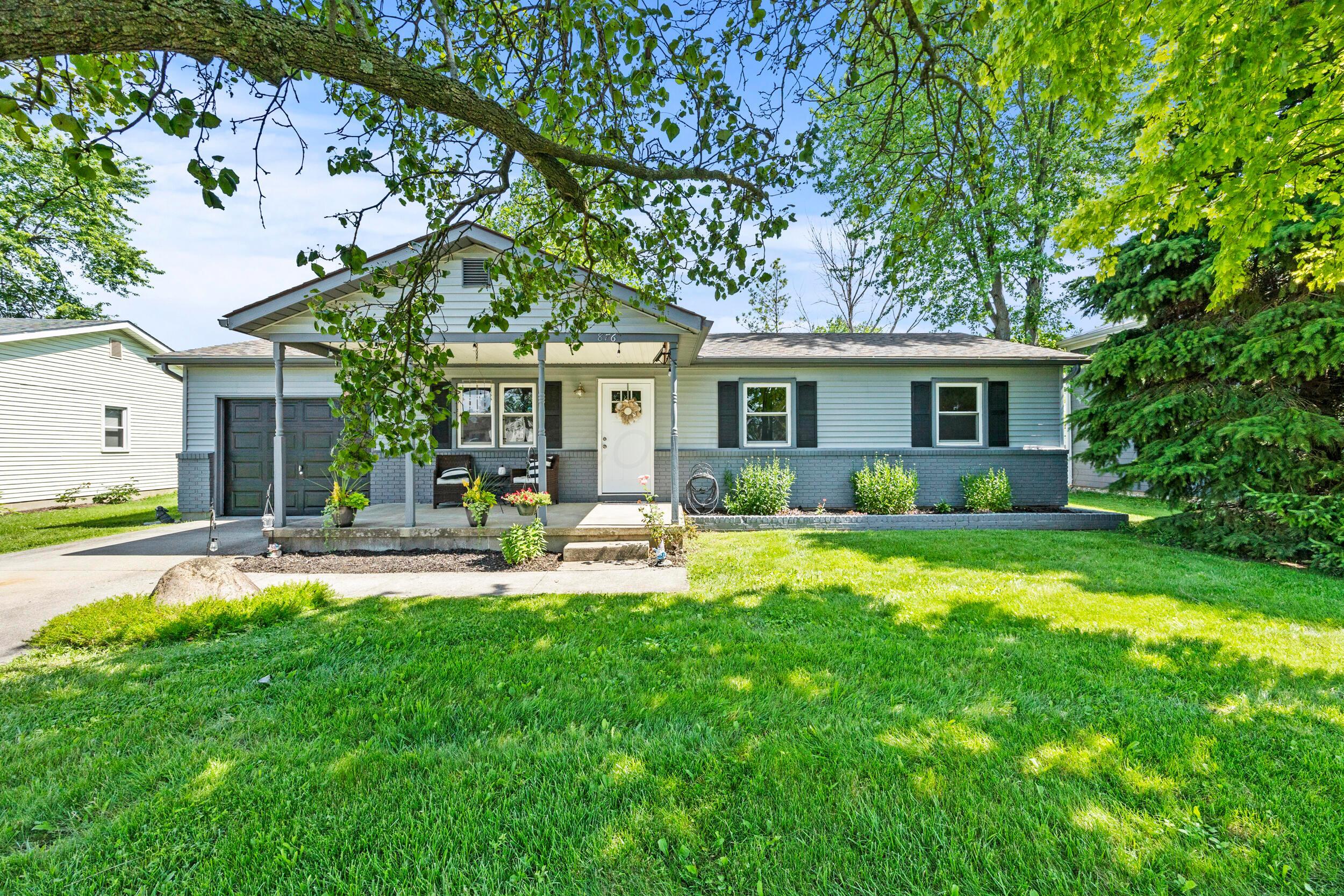 Property Photo: 876 Kirkwood Drive OH 43162