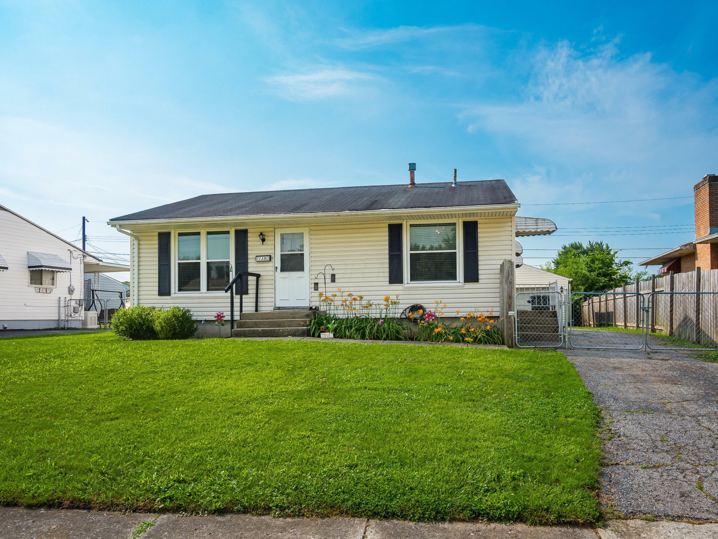 Property Photo: 139 Cullman Road OH 43207