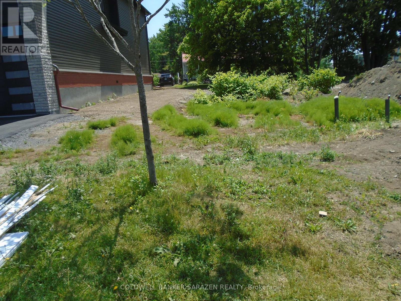 Property Photo: 281 Enclave Walk East ON K4B 1H9
