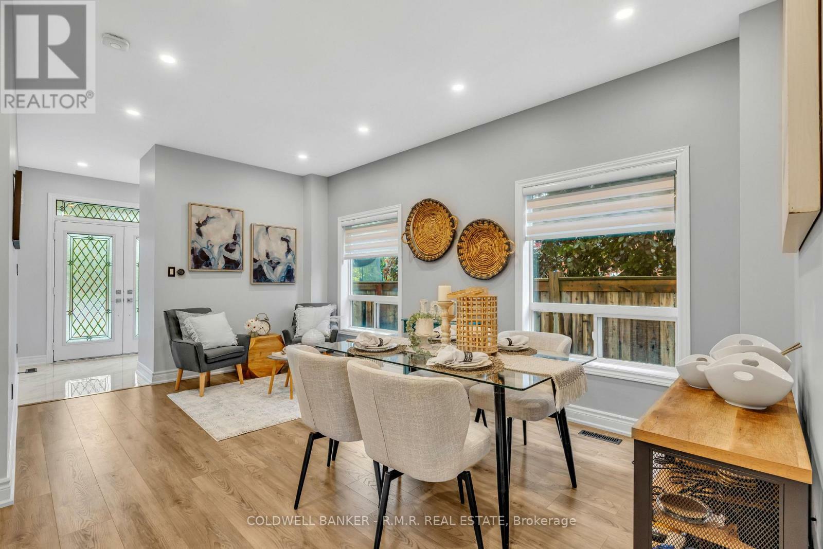 Photo de la propriété: 82 Vipond Road ON L1M 2P2