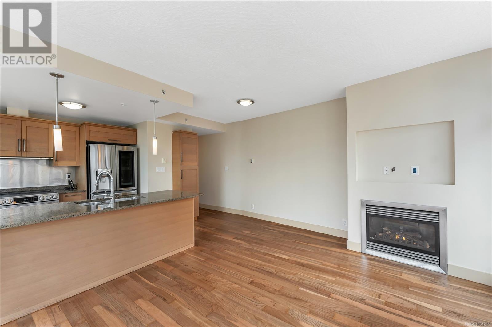 Property Photo: 737 Humboldt Street N1104 BC V8W 1B1