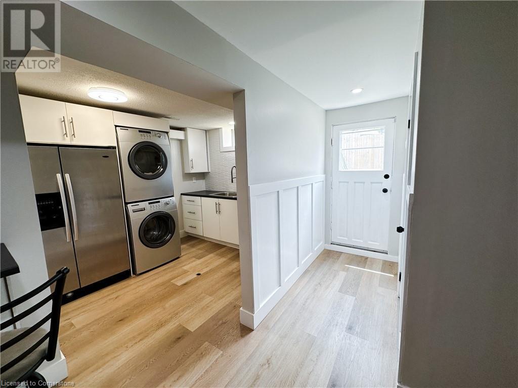 Property Photo:  19 Elm Ridge Drive Lower  ON N2N 1G4 