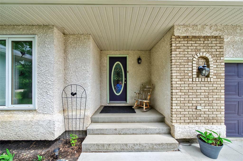Photo de la propriété:  4 Holly Drive  MB R2N 0K5 