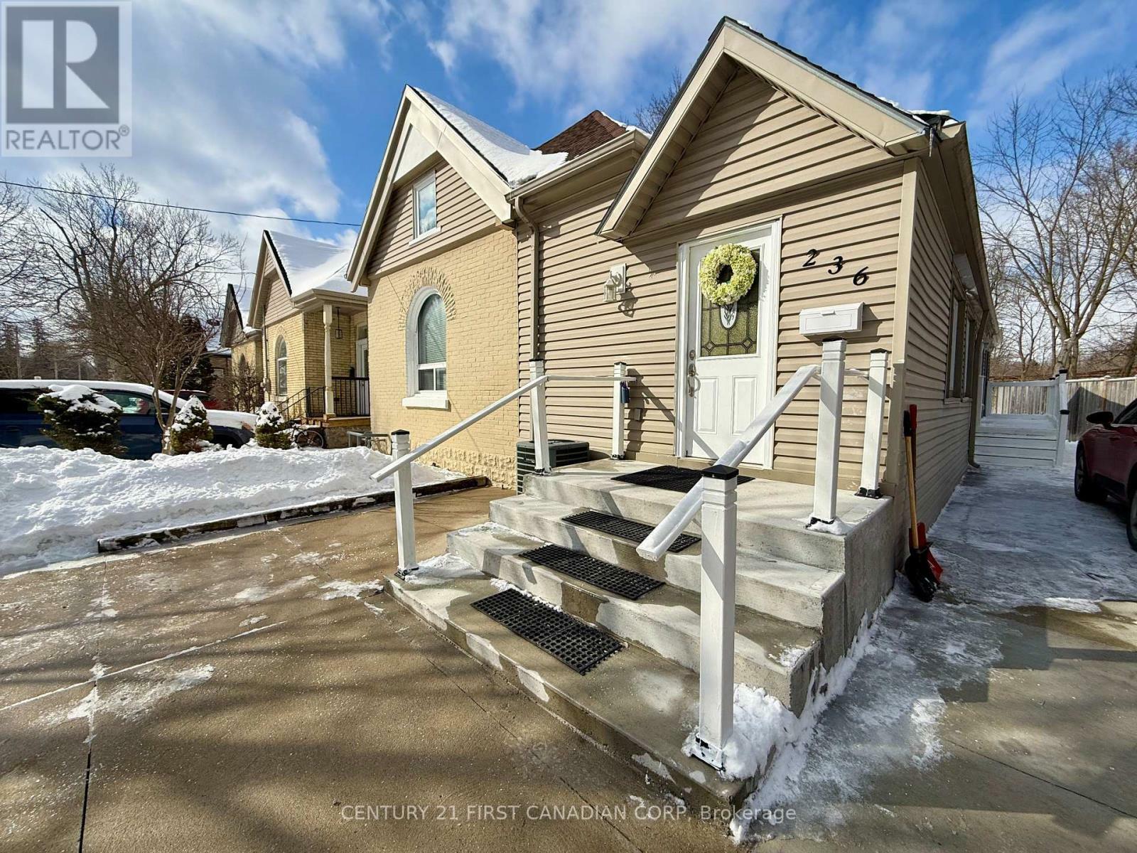 Property Photo:  236 Raymond Avenue  ON N6A 2N1 