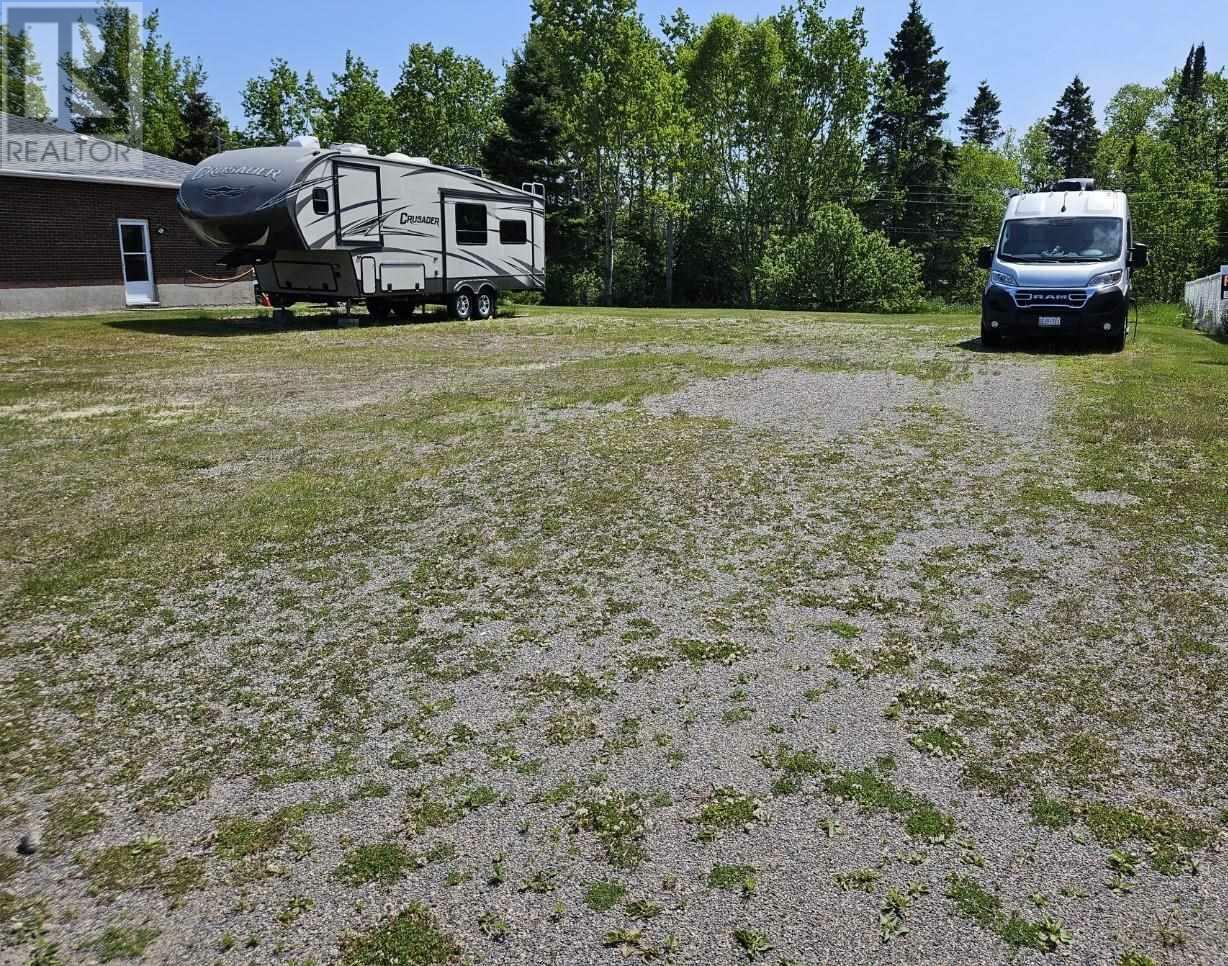 Property Photo:  74 East Grove Cres  ON P0T 2W0 