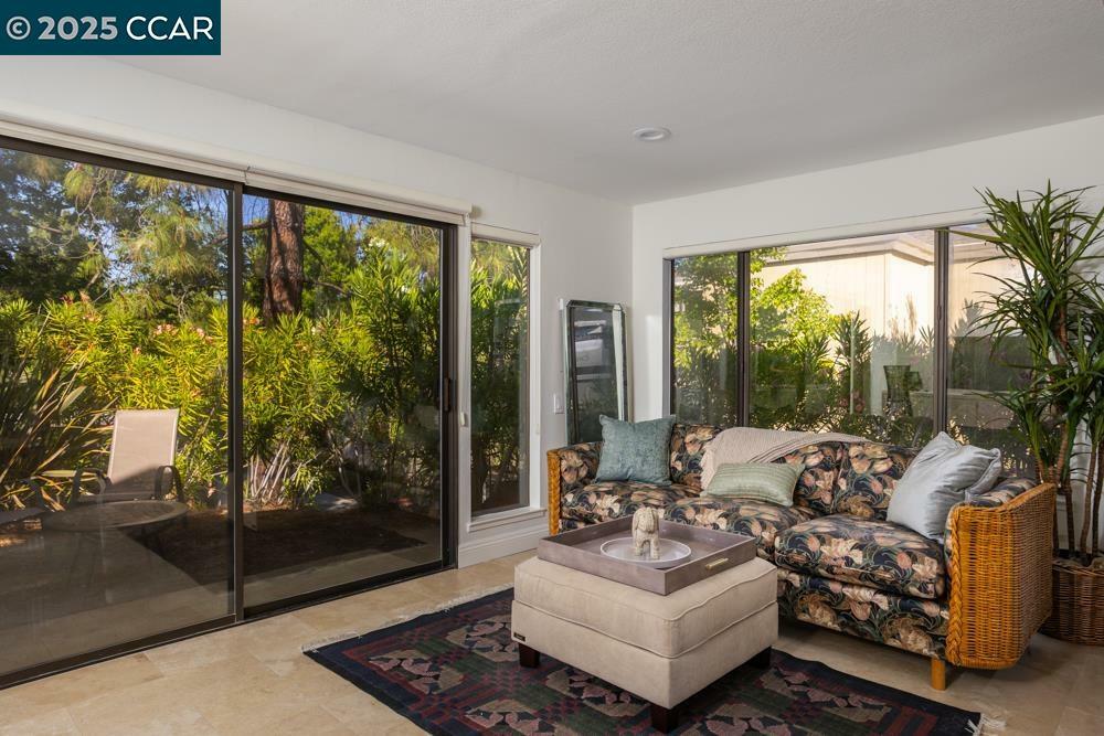 Property Photo: 1224 Canyonwood Ct 2 CA 94595