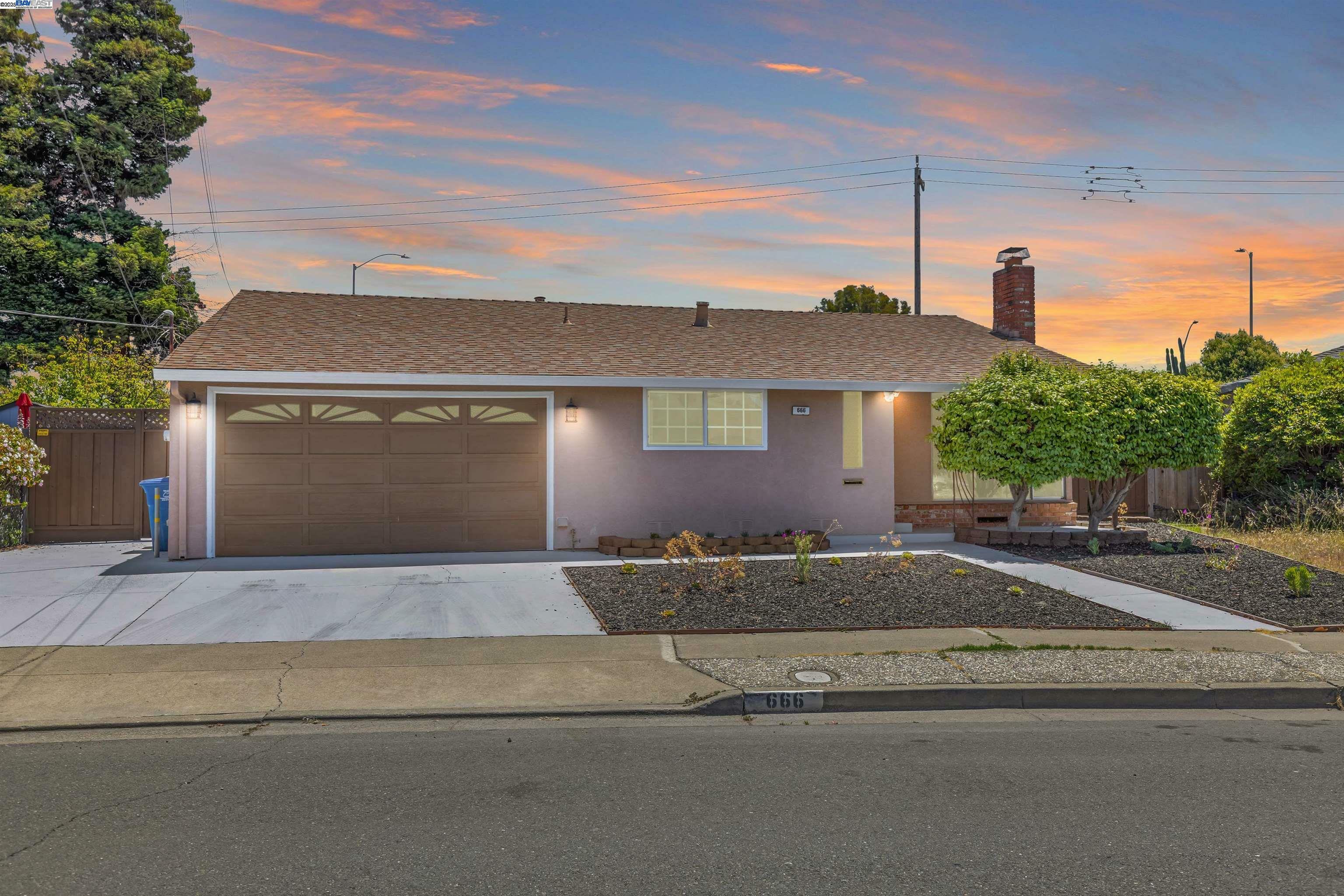 666 Bluefield Ln  Hayward CA 94541 photo