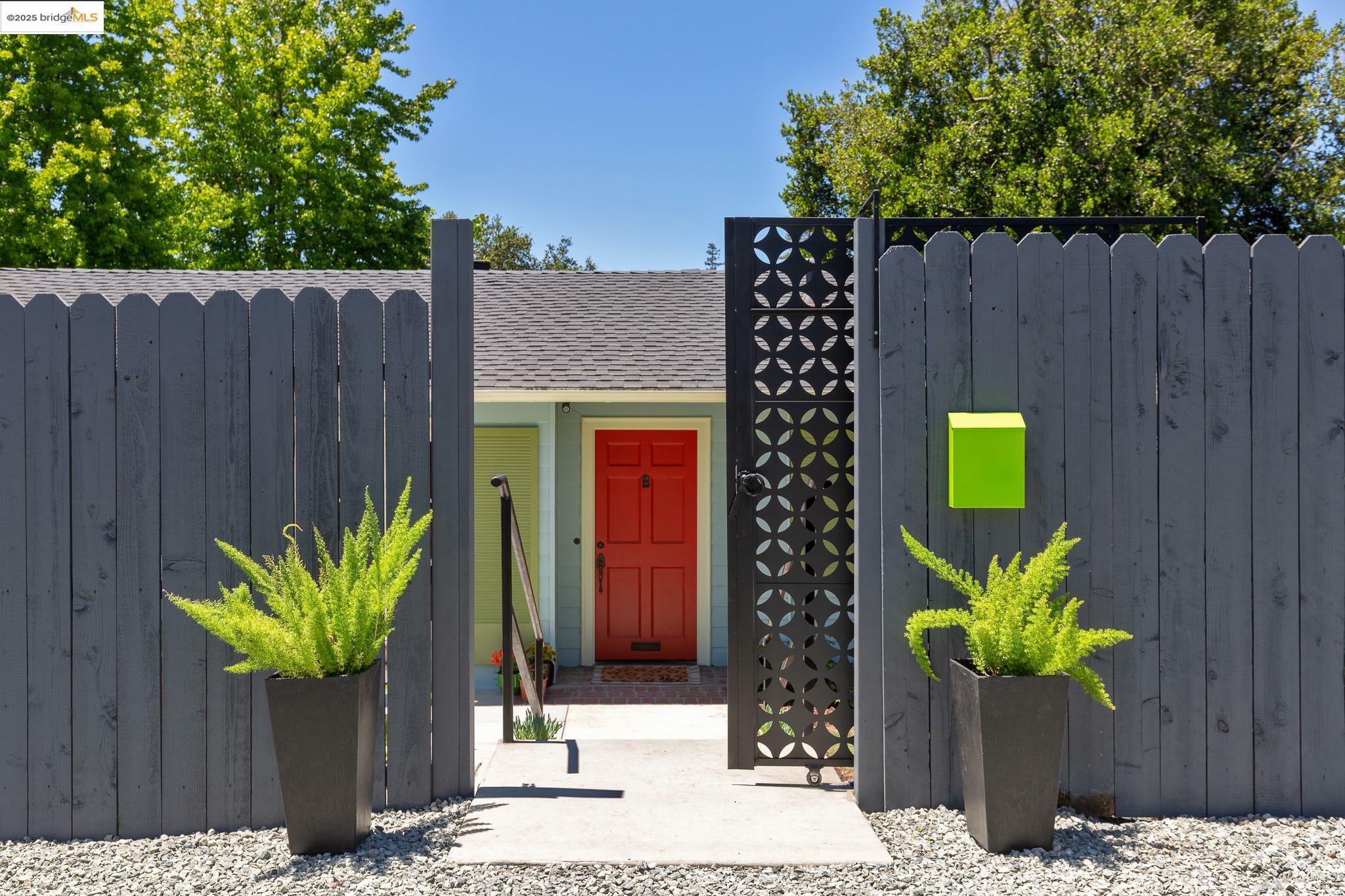 Property Photo: 298 Grizzly Peak Blvd CA 94708