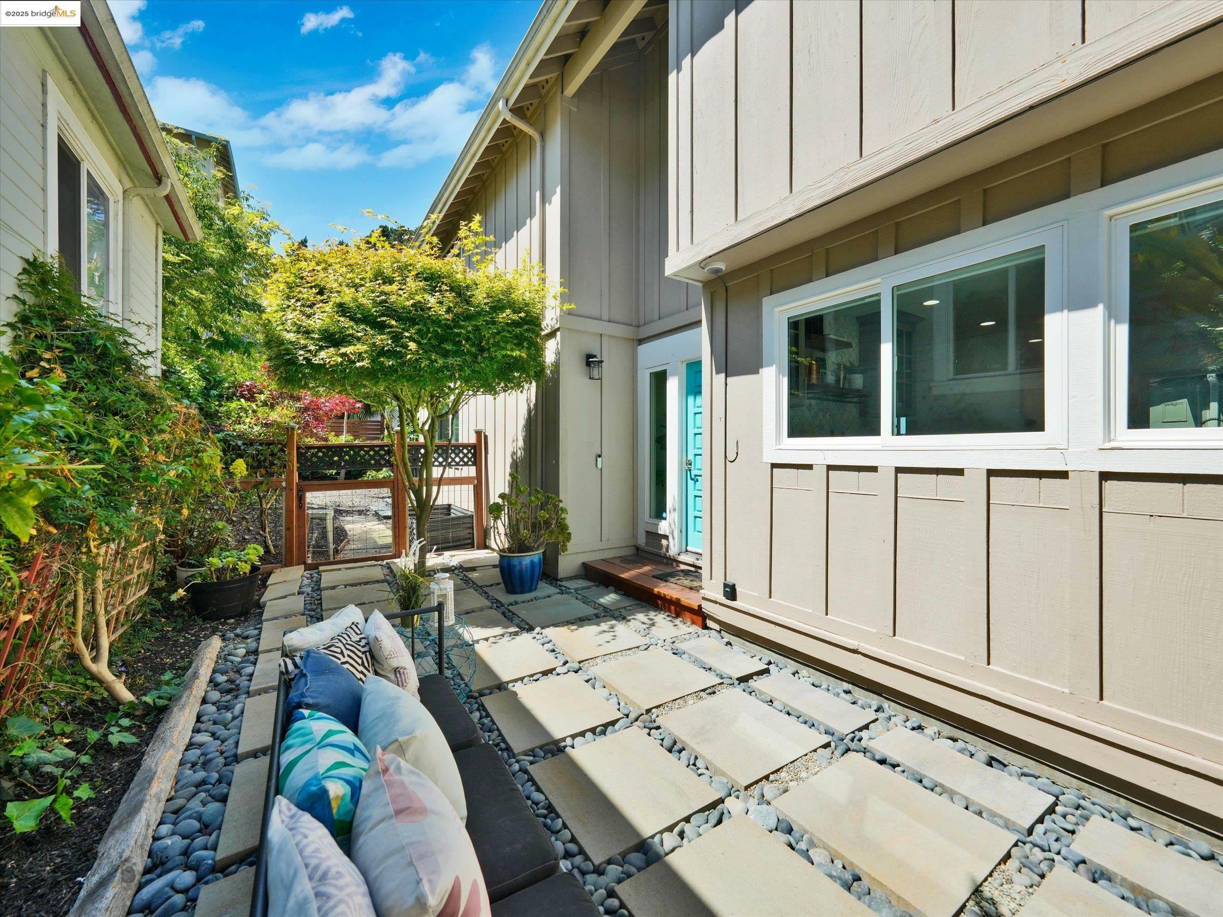 Property Photo: 336 Washington Ave CA 94801