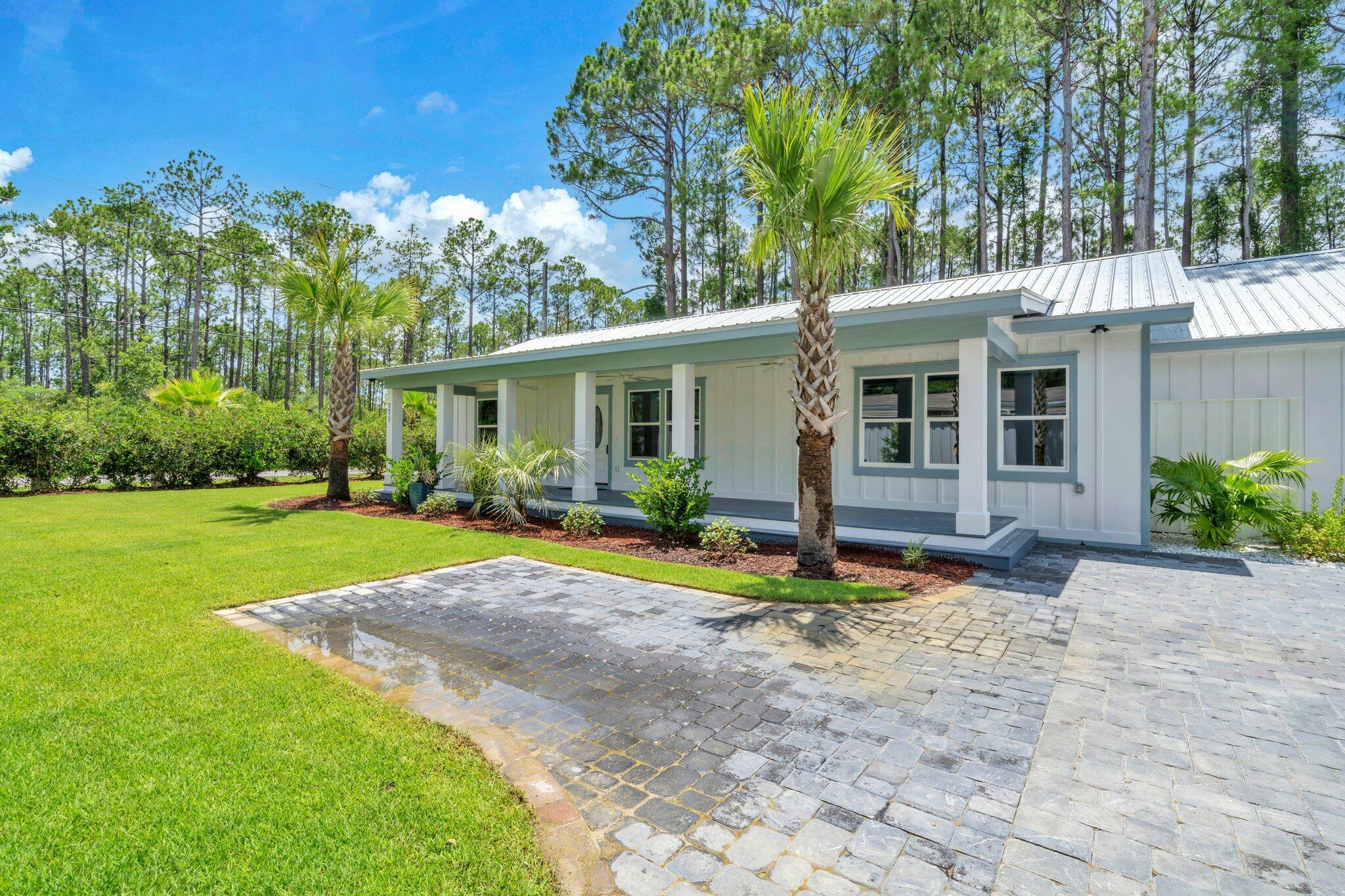 Property Photo: 2672 Chat Holley Road FL 32459
