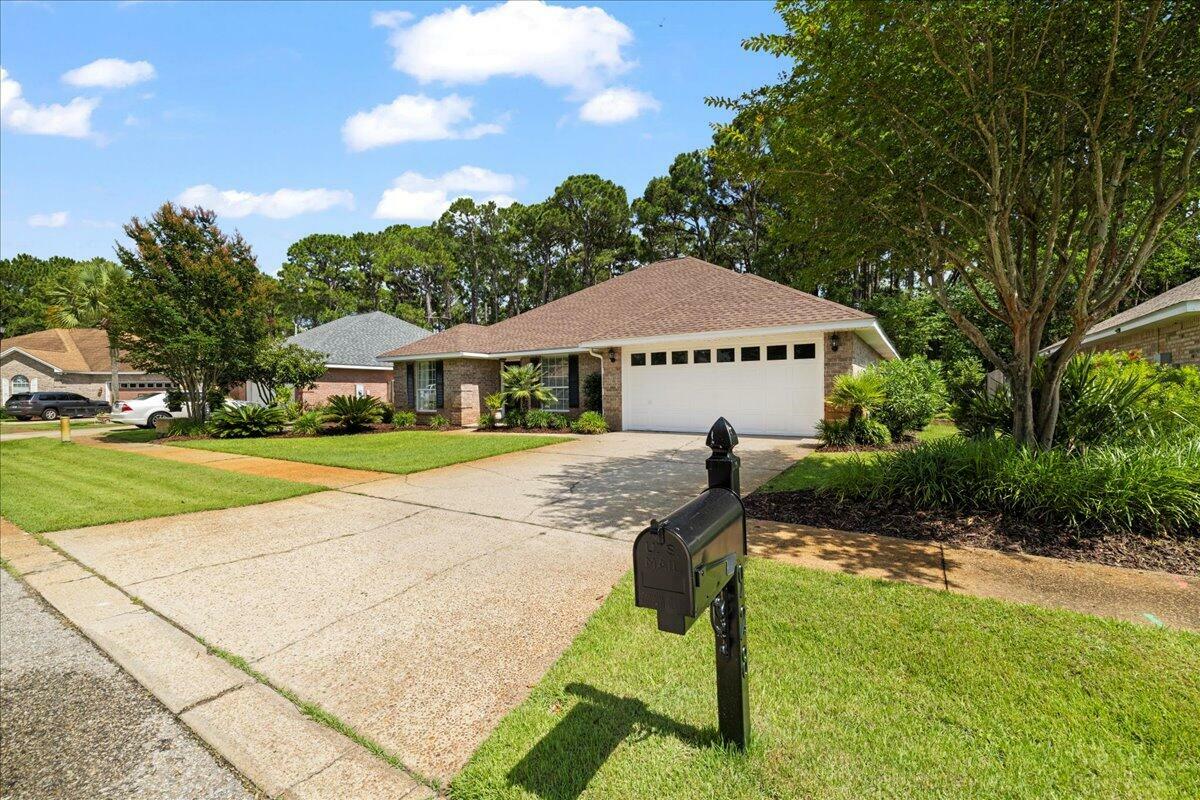 Property Photo: 3928 Mesa Road FL 32541