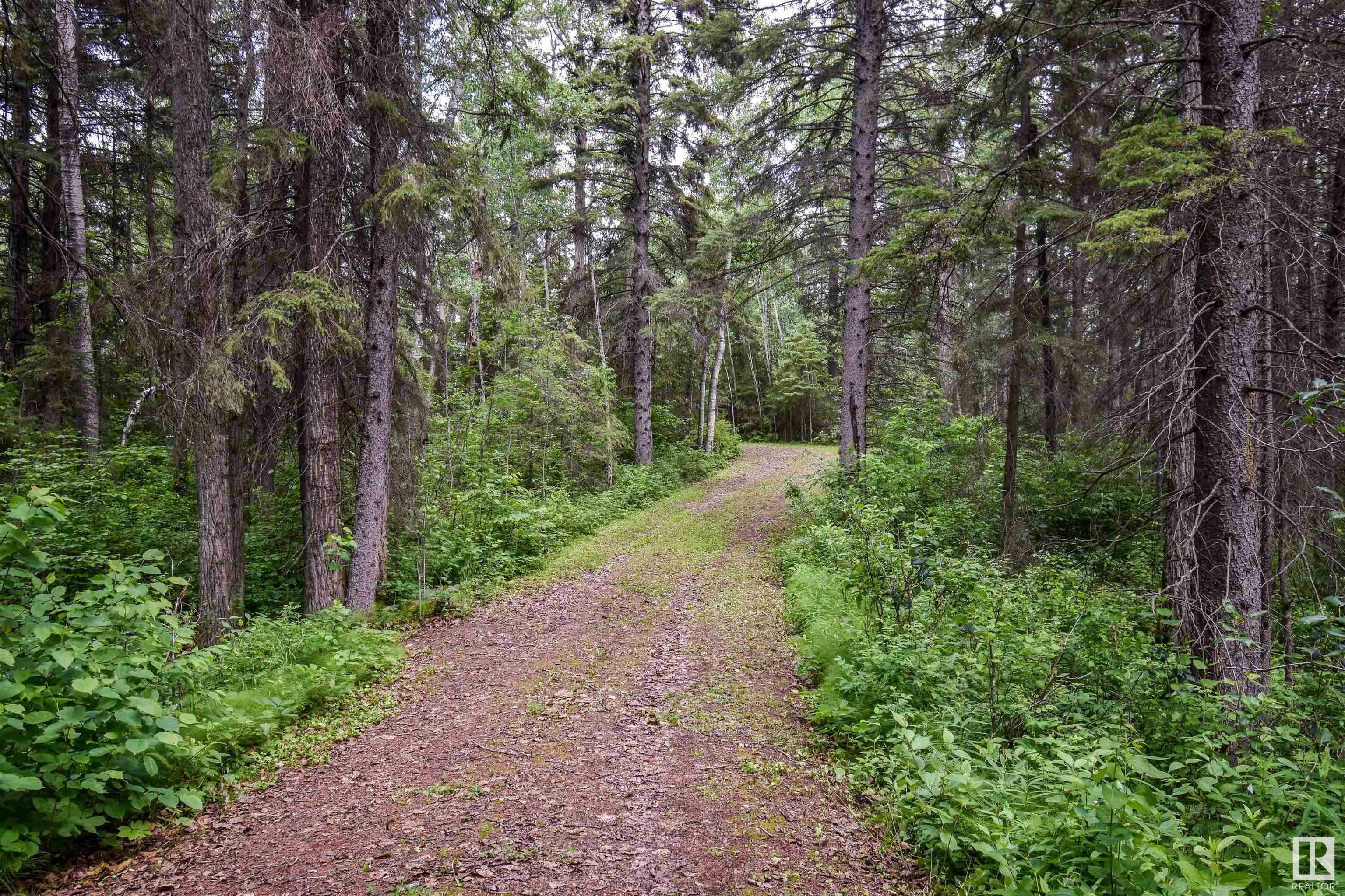 Property Photo: 405, 53303 Rge Rd 31 AB T7Y 0E3