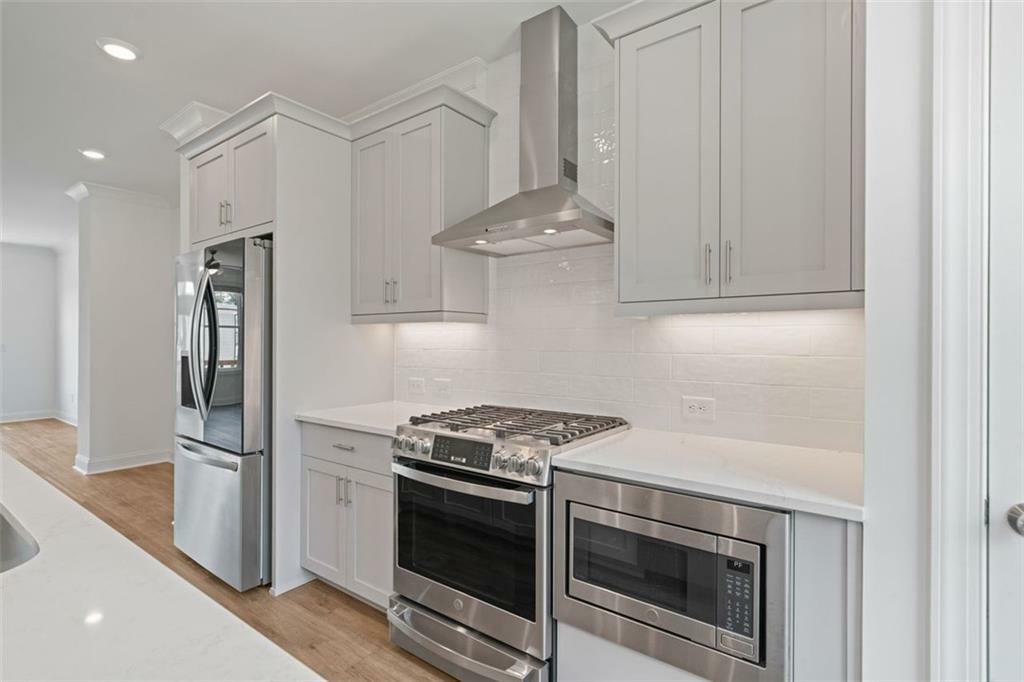 Property Photo:  102 Brackley Drive  GA 30040 
