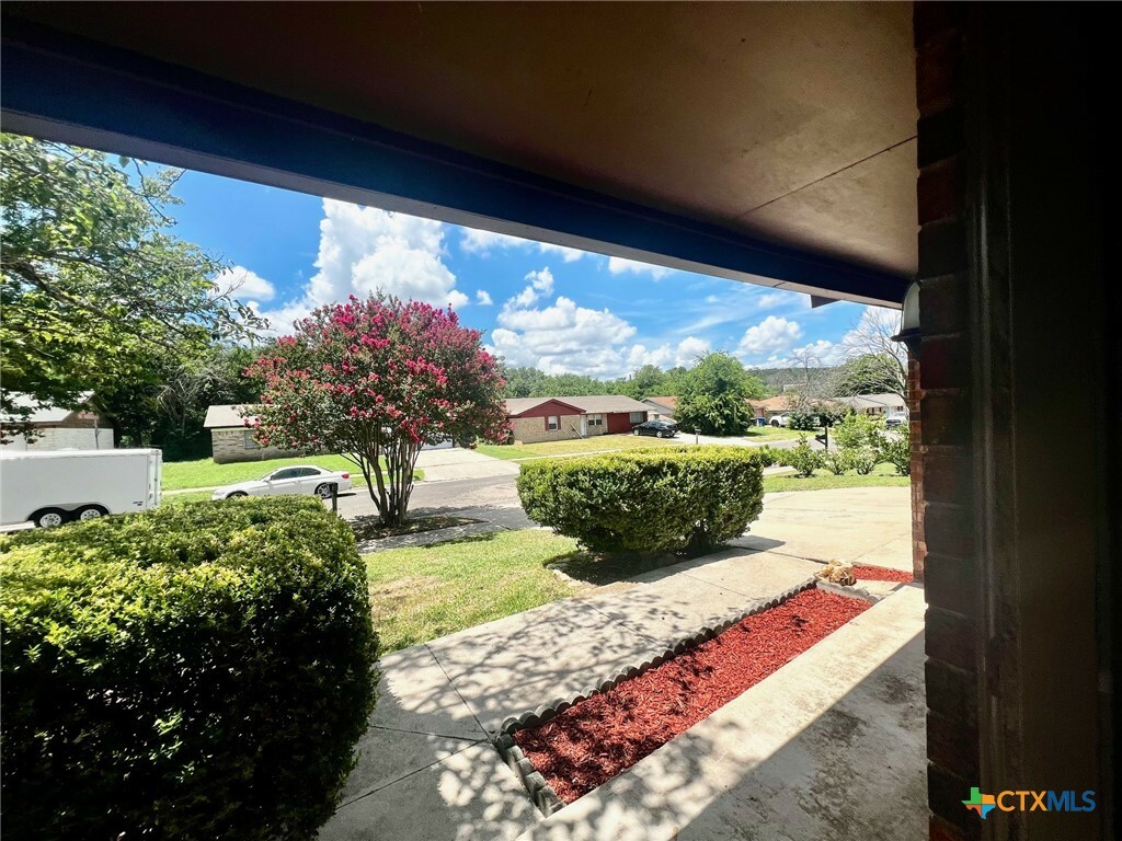 Property Photo: 917 Edwards Street TX 76522