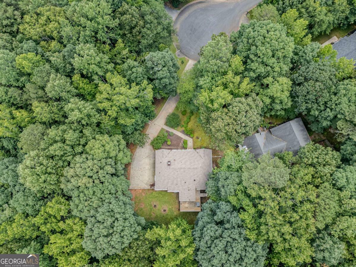 Property Photo: 217 Bridgewater Trail GA 30115