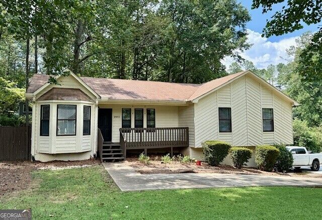 Property Photo: 647 Sunshine Trace NW GA 30102