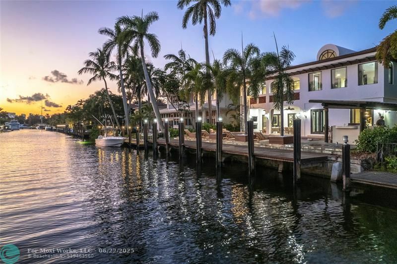 Property Photo: 2430 Castilla Isle FL 33301