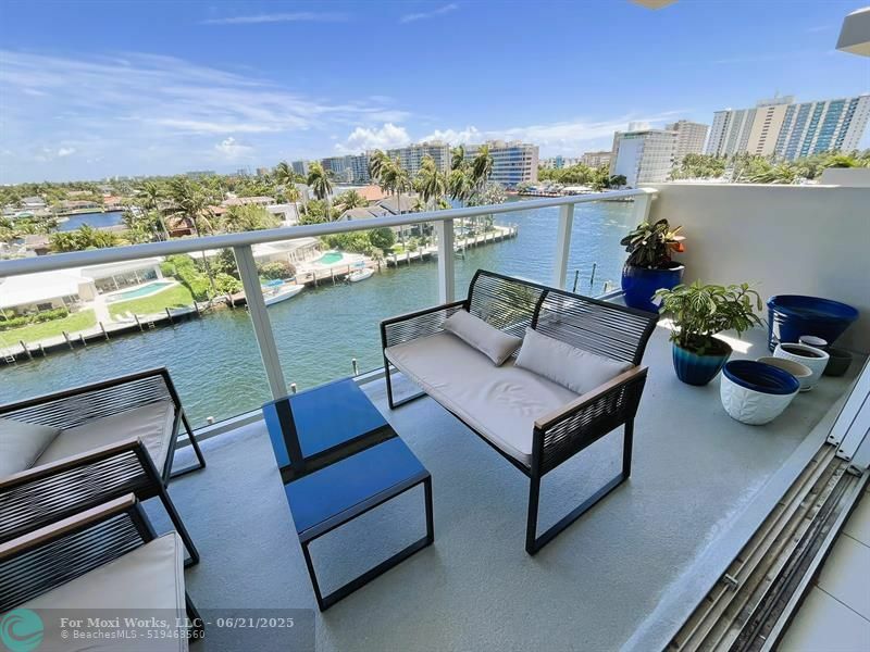 Property Photo: 140 NE 28th Ave 607 FL 33062