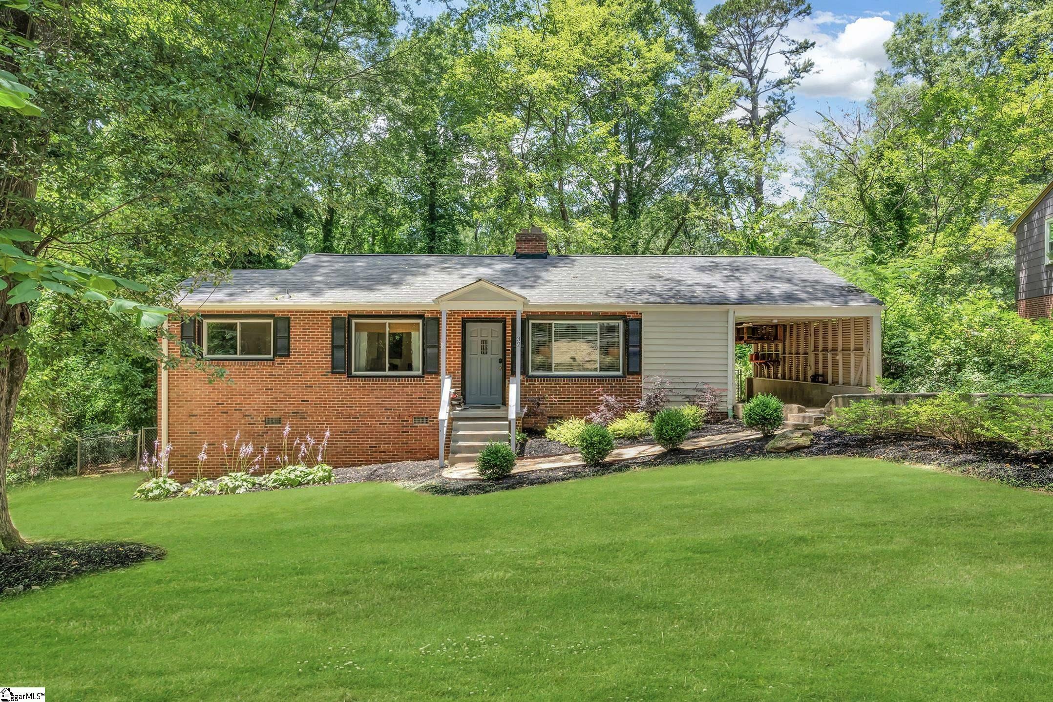 Property Photo: 32 Dale Drive SC 29607