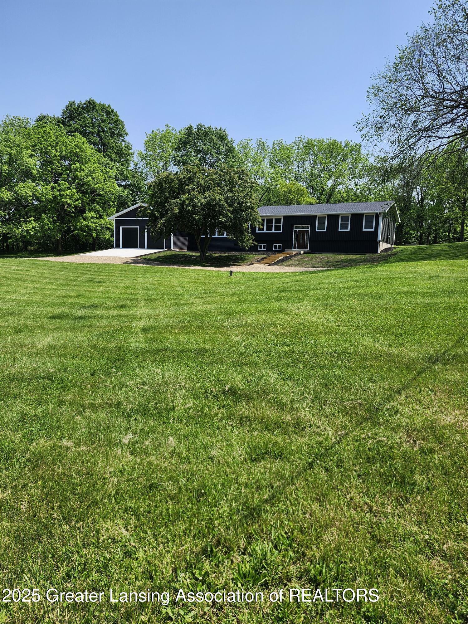 1985 W Miller Road  Morrice MI 48857 photo