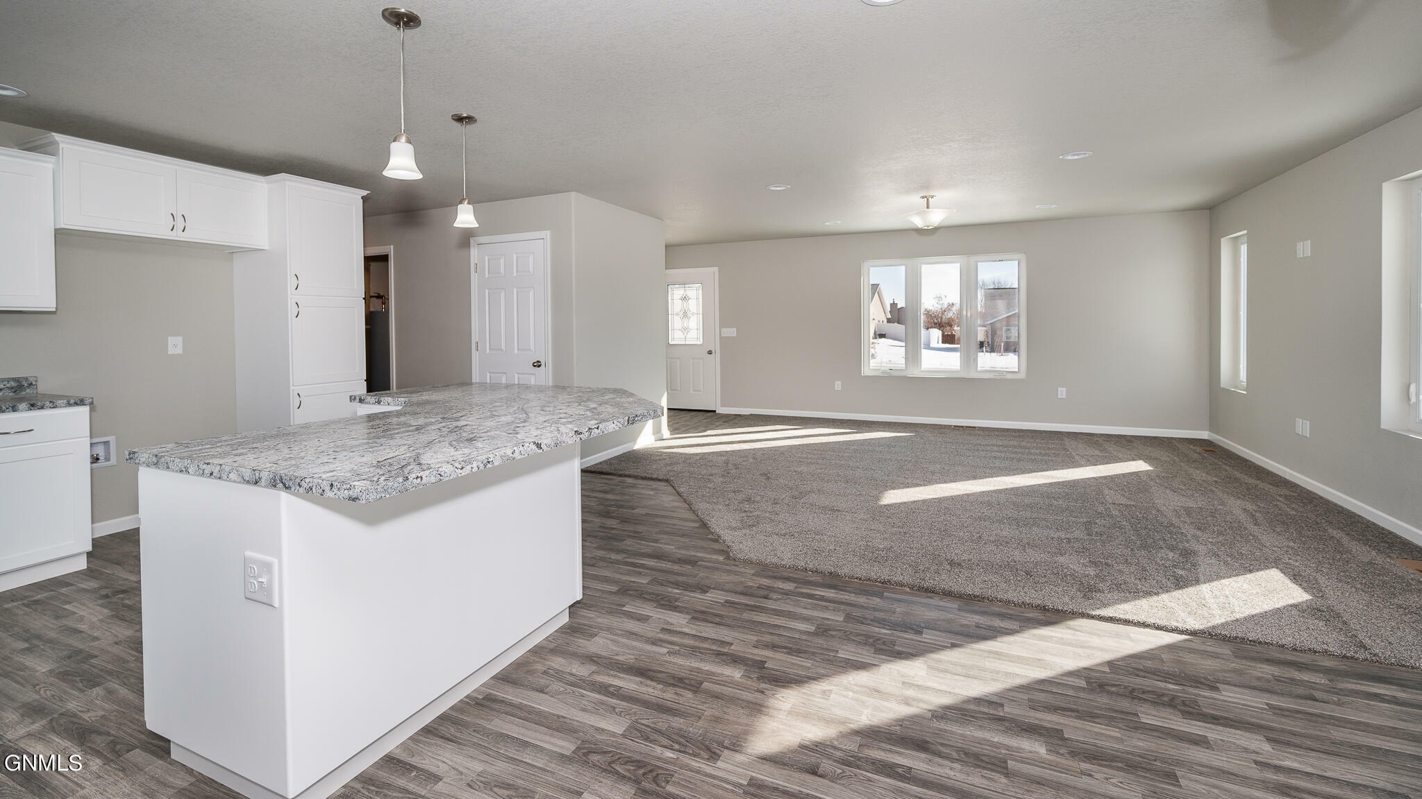 Property Photo: 1423 2nd Ave NW ND 58523