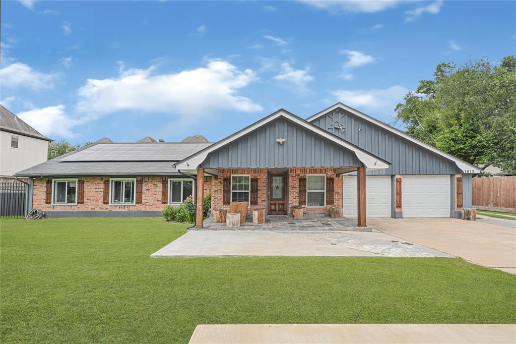 1613 Wycliffe Drive  Houston TX 77043 photo