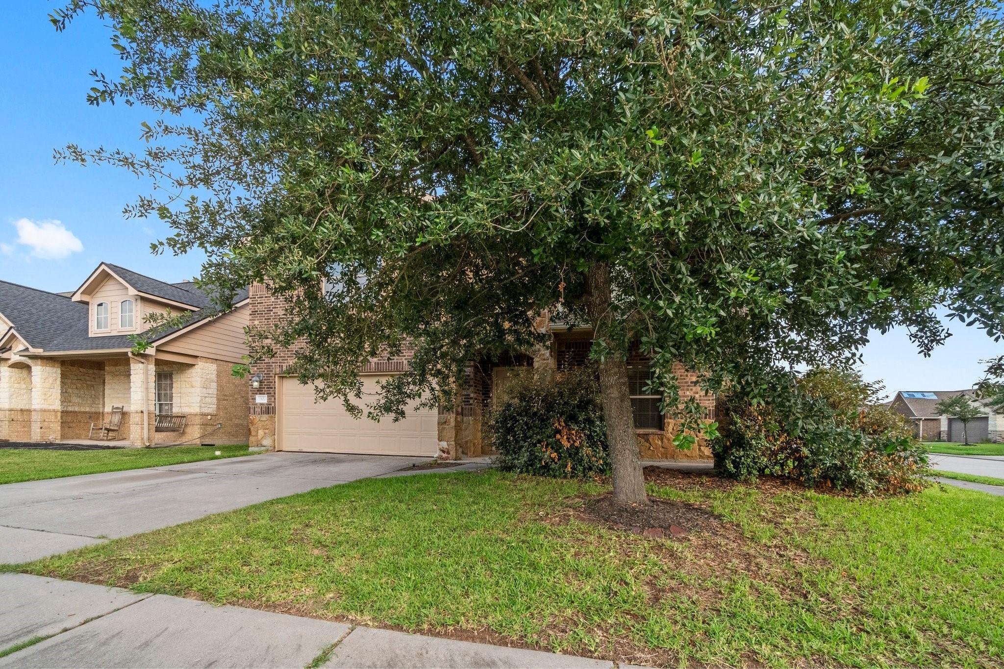 Property Photo: 2827 Lockeridge Oaks Drive TX 77386