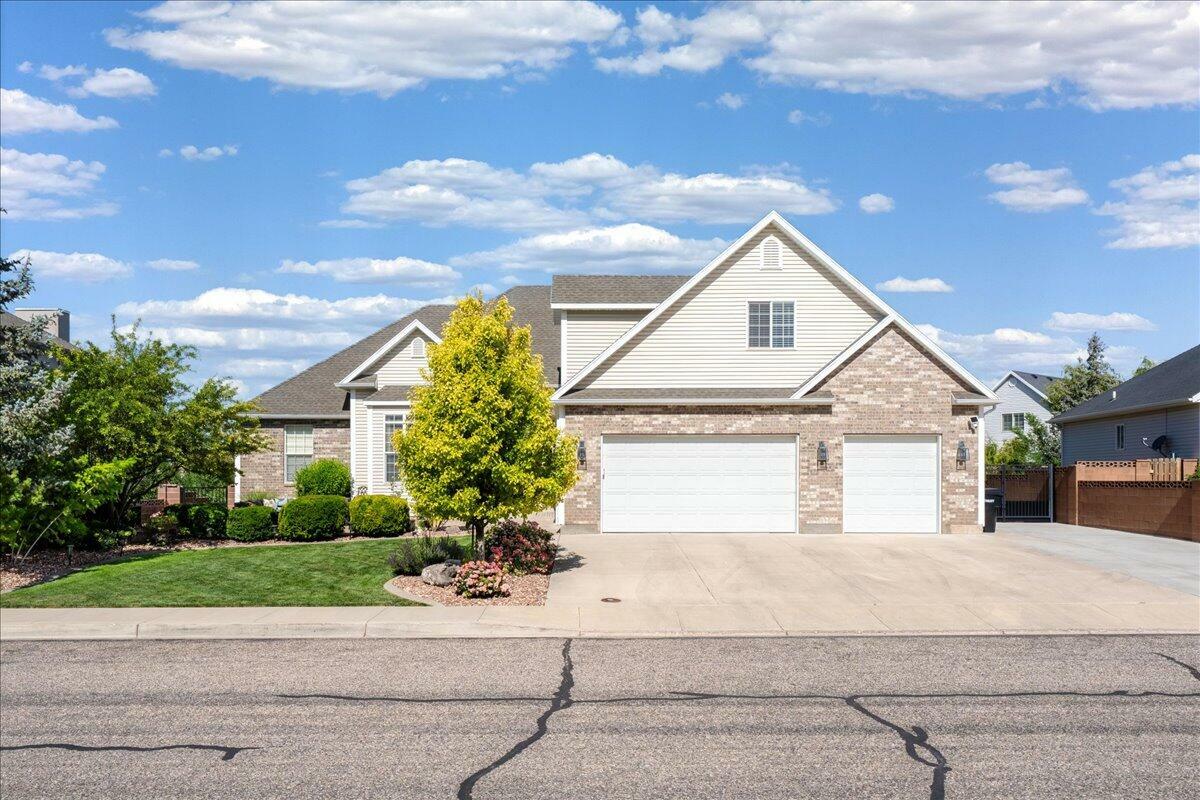 Property Photo: 622 S 2200 W UT 84720