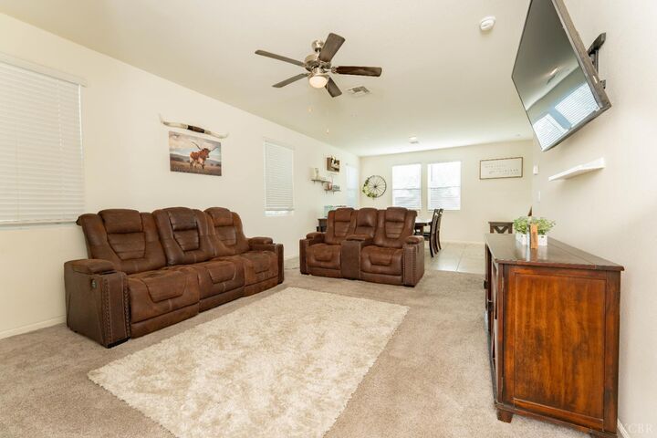 Property Photo:  641 S Laguna Street  CA 93292