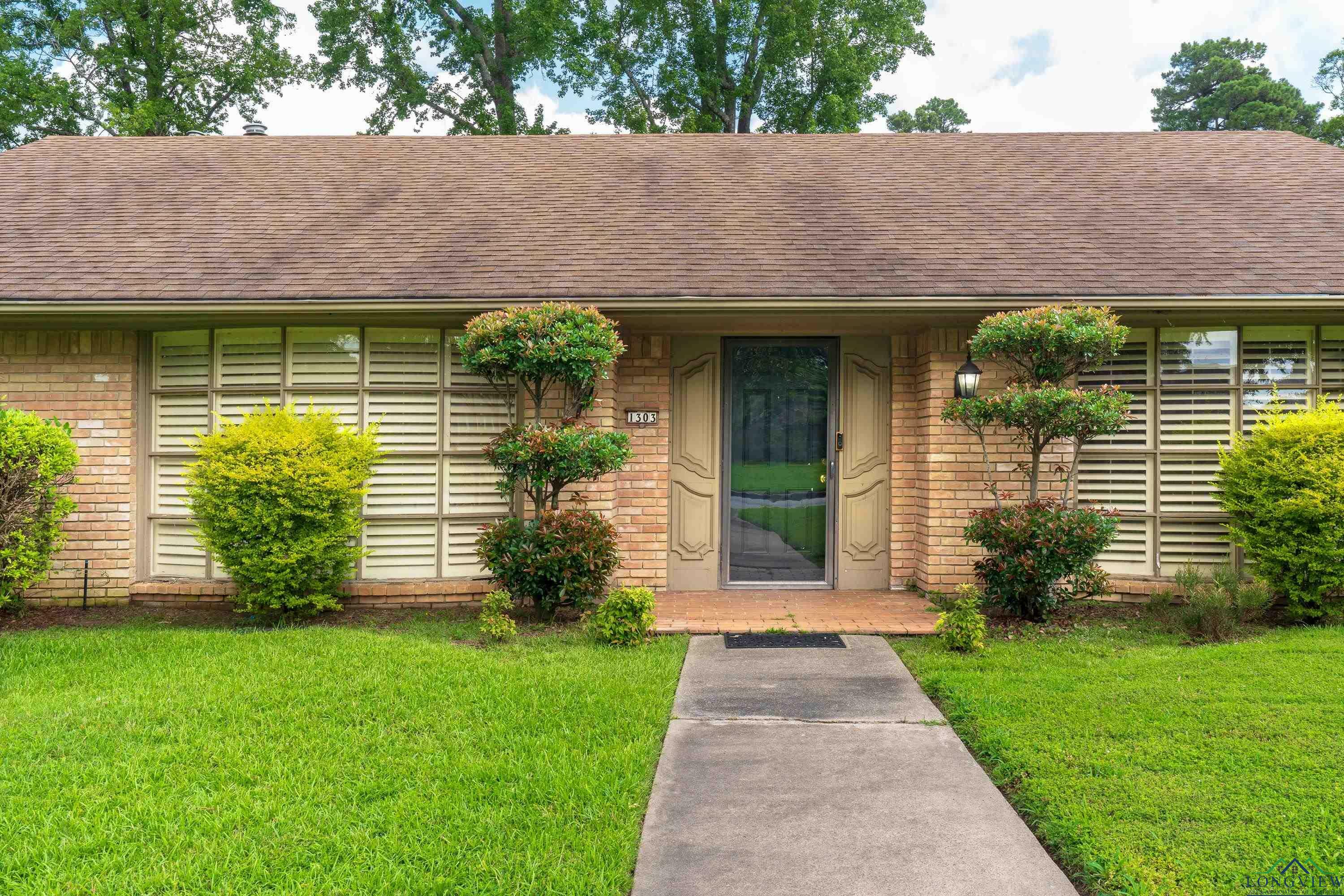 Property Photo: 1303 Le Duke Blvd. TX 75601