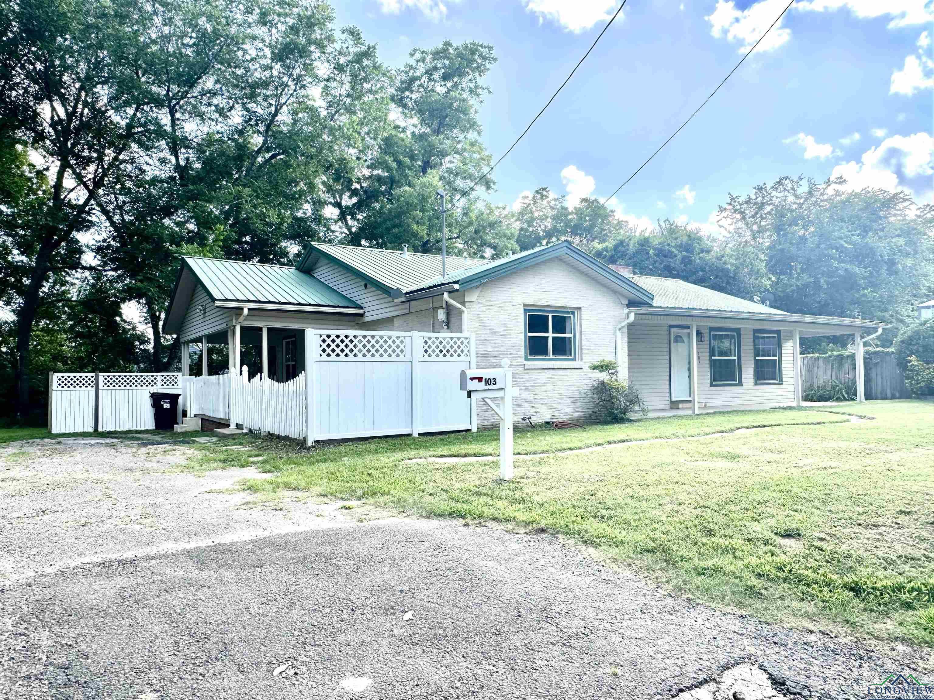 Property Photo: 103 Wood Street TX 75551