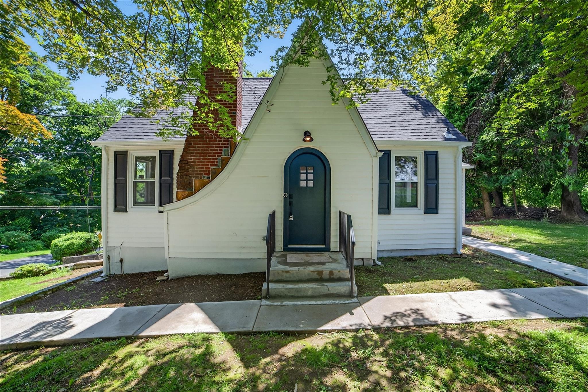 Property Photo:  44 Lake Way  NY 10578 