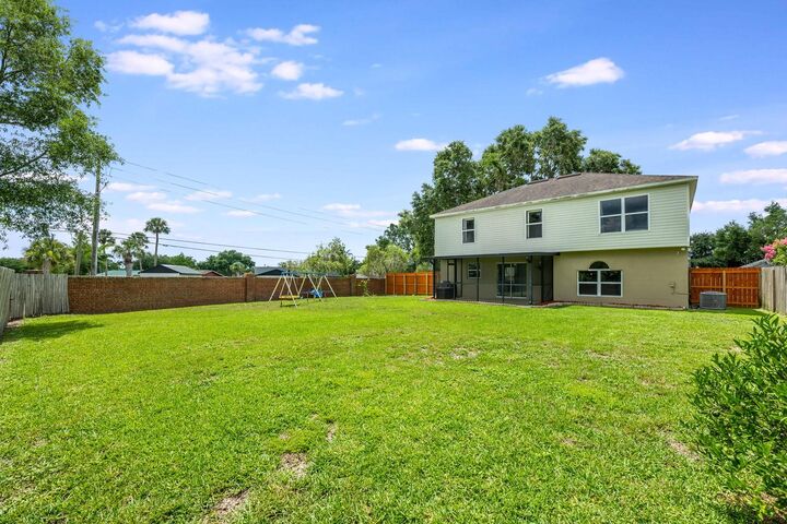 Property Photo: 100 Monterey Oaks Drive FL 32771