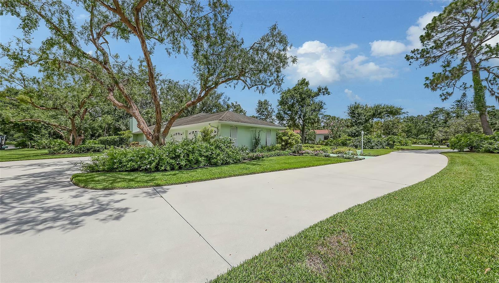 Property Photo: 7604 Weeping Willow Circle FL 34241