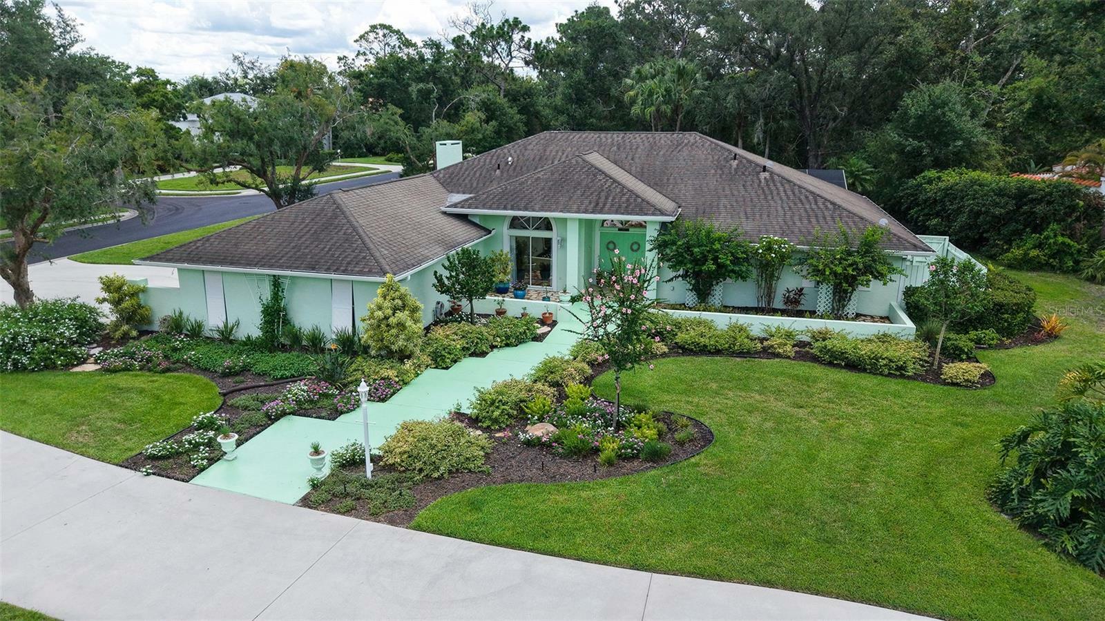 Property Photo: 7604 Weeping Willow Circle FL 34241