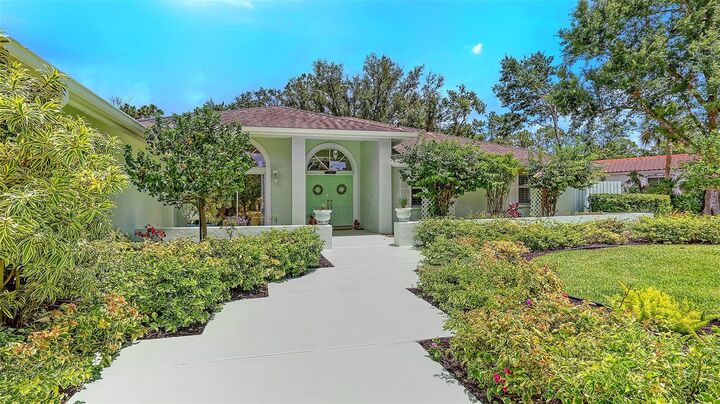 Property Photo:  7604 Weeping Willow Circle  FL 34241 