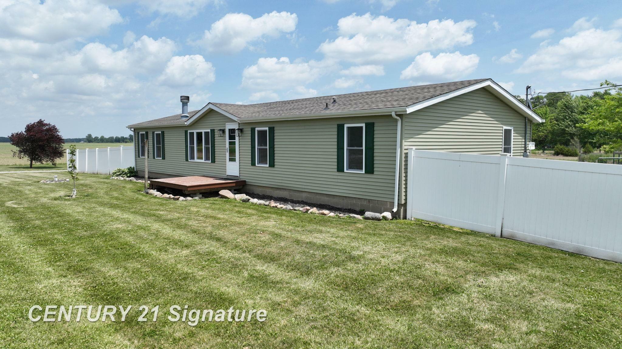 Property Photo: 2774 N Durand Road MI 48817