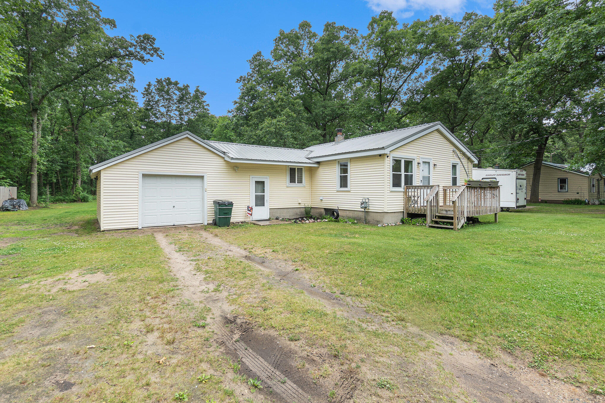 Property Photo:  2305 Ewing Road  MI 49457 