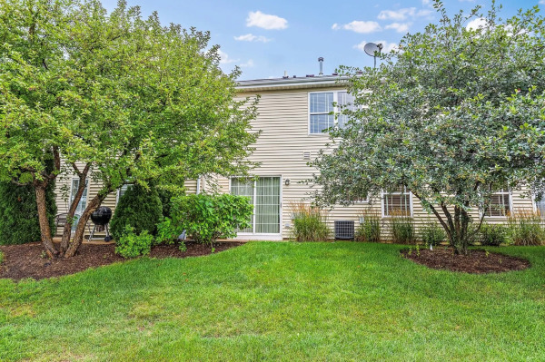 Property Photo: 475 Lancaster Drive IL 60140