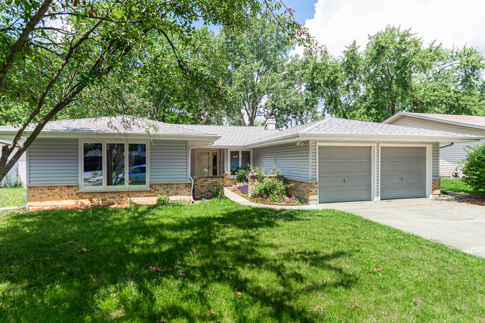 Property Photo: 129 Mayfield Drive IL 60440