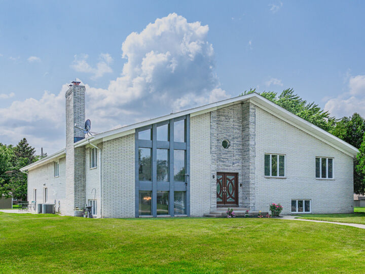 Property Photo:  921 Cassie Drive  IL 60435 